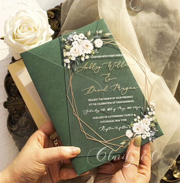 Akrilik dengan transparansi yang elegan dan modern